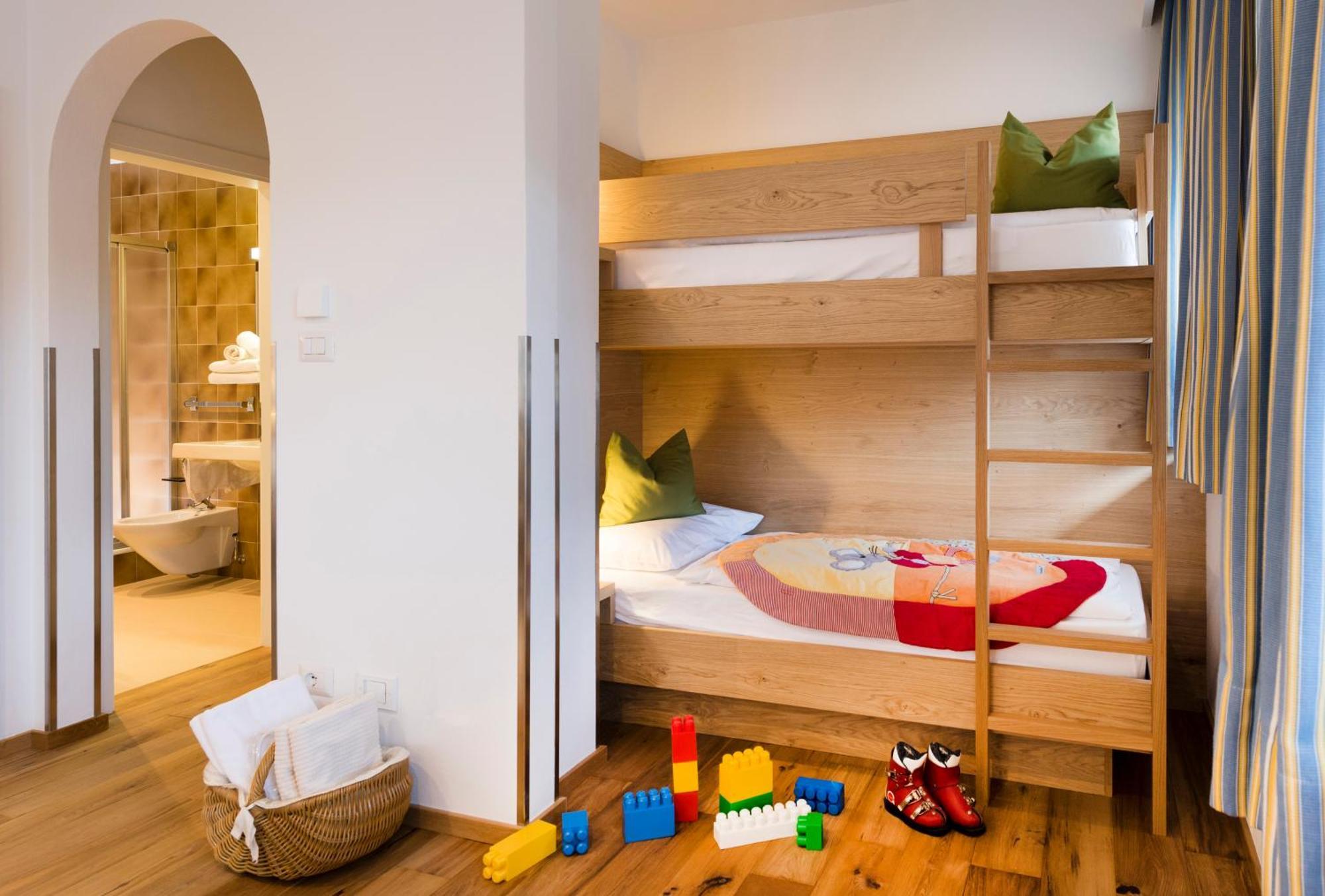 Hotel Fameli Olang الغرفة الصورة