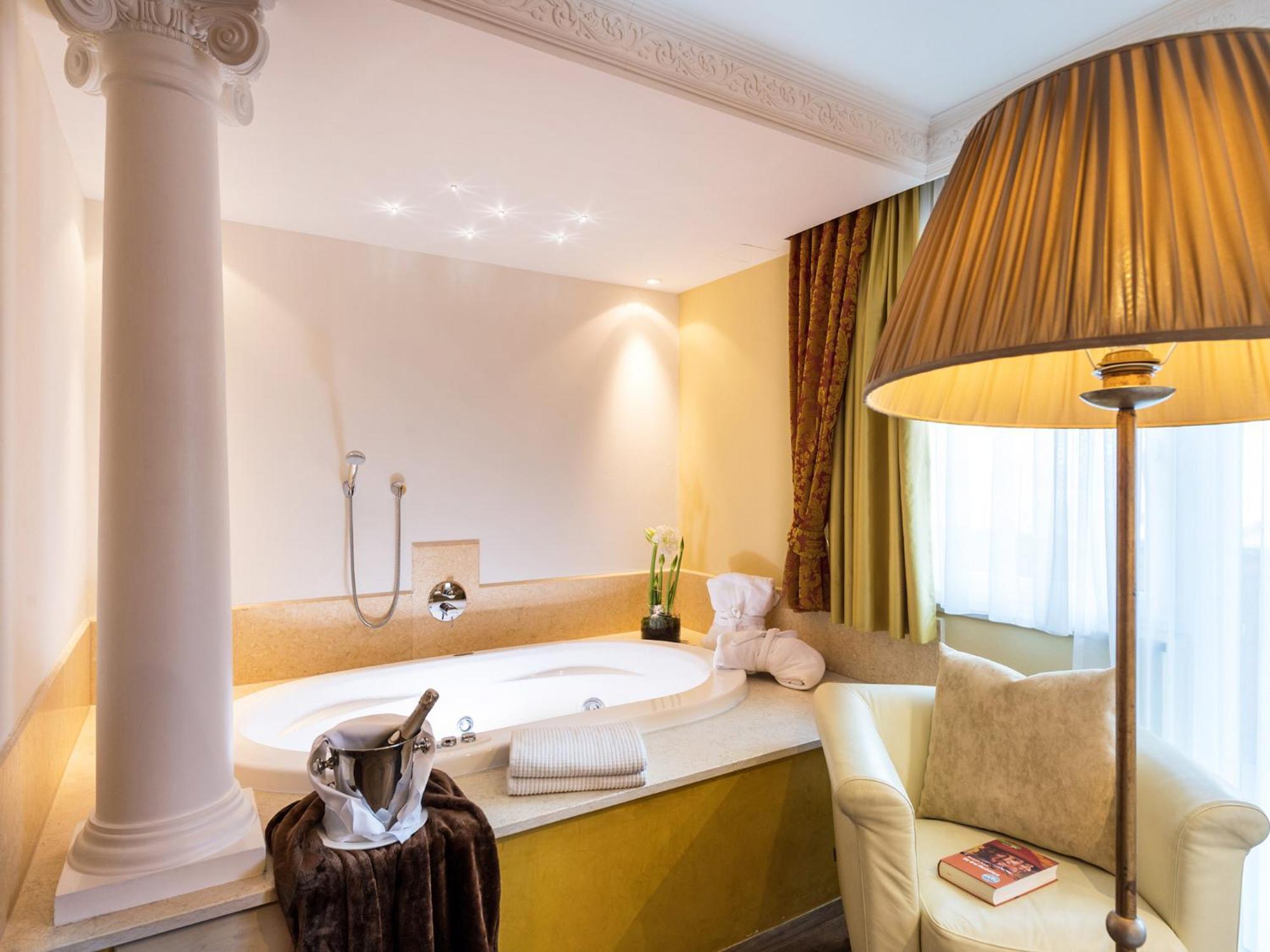 Hotel Fameli Olang الغرفة الصورة