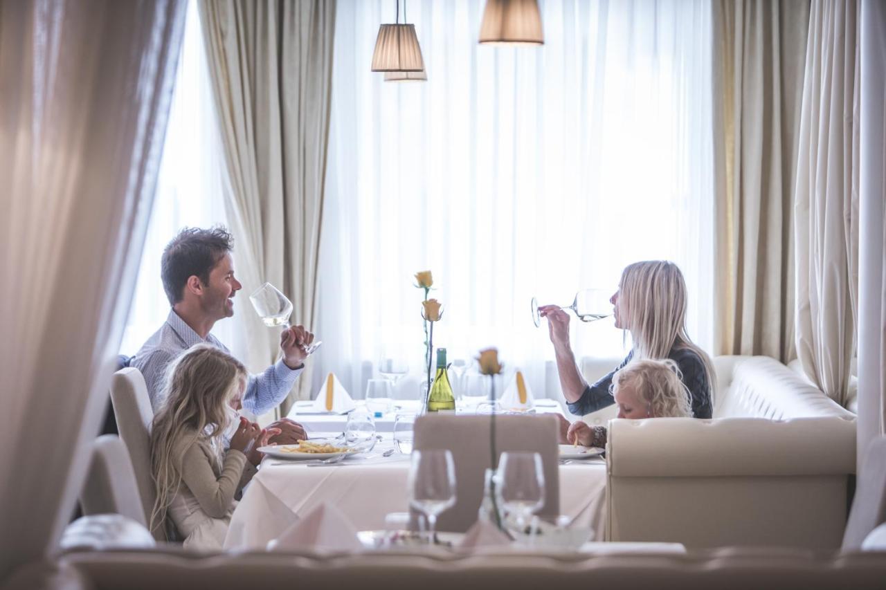 Hotel Fameli Olang المظهر الخارجي الصورة
