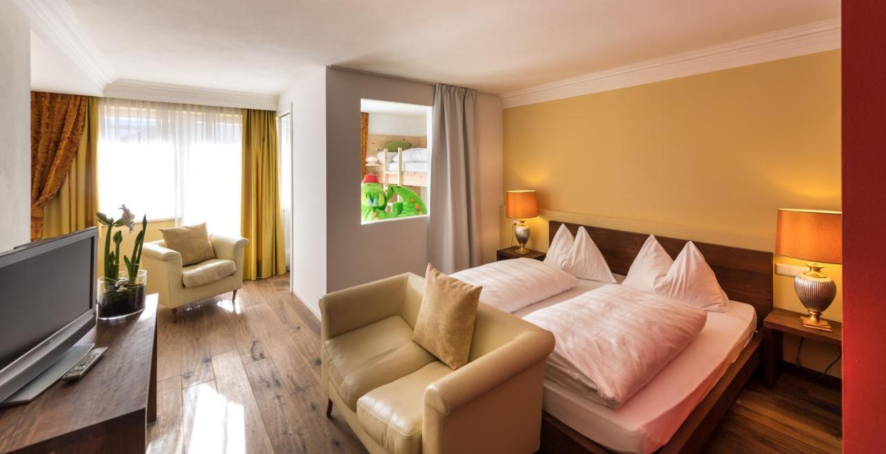 Hotel Fameli Olang المظهر الخارجي الصورة